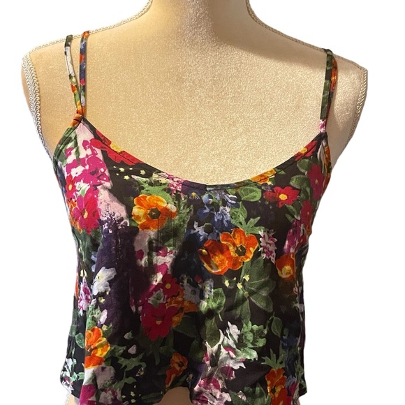 Top - Picture 3 of 10